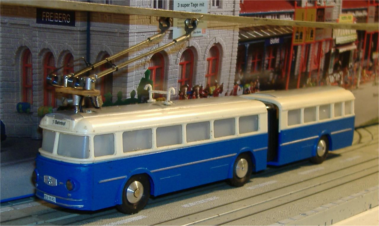 896104_6